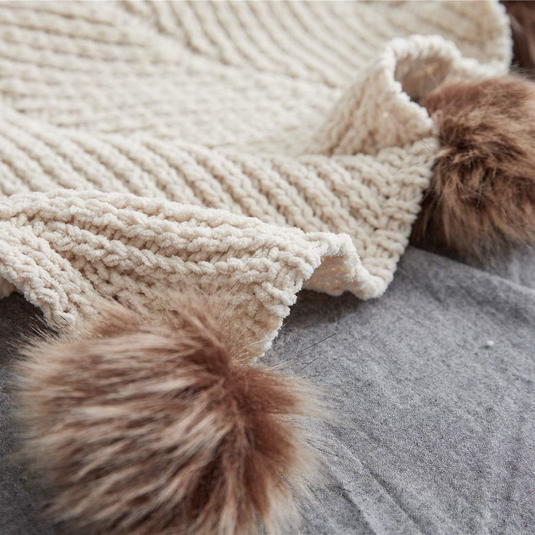 Soft Cable Knit Throw Blanket with Pom‑Poms